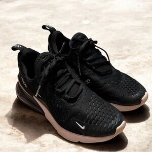 Women’s Nike Air 270 Size 5.5